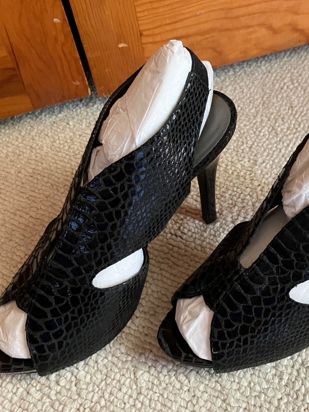 Moda women’s 7.5 M black leather snake skin slingback peep toe slip-on 4” heel
